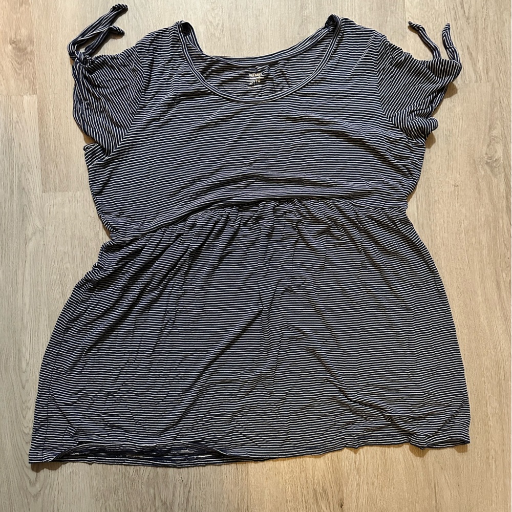 Old Navy Maternity Peplum Top Sz. XL